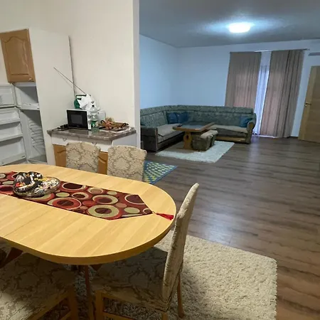 Апартаменты Edina Бихач